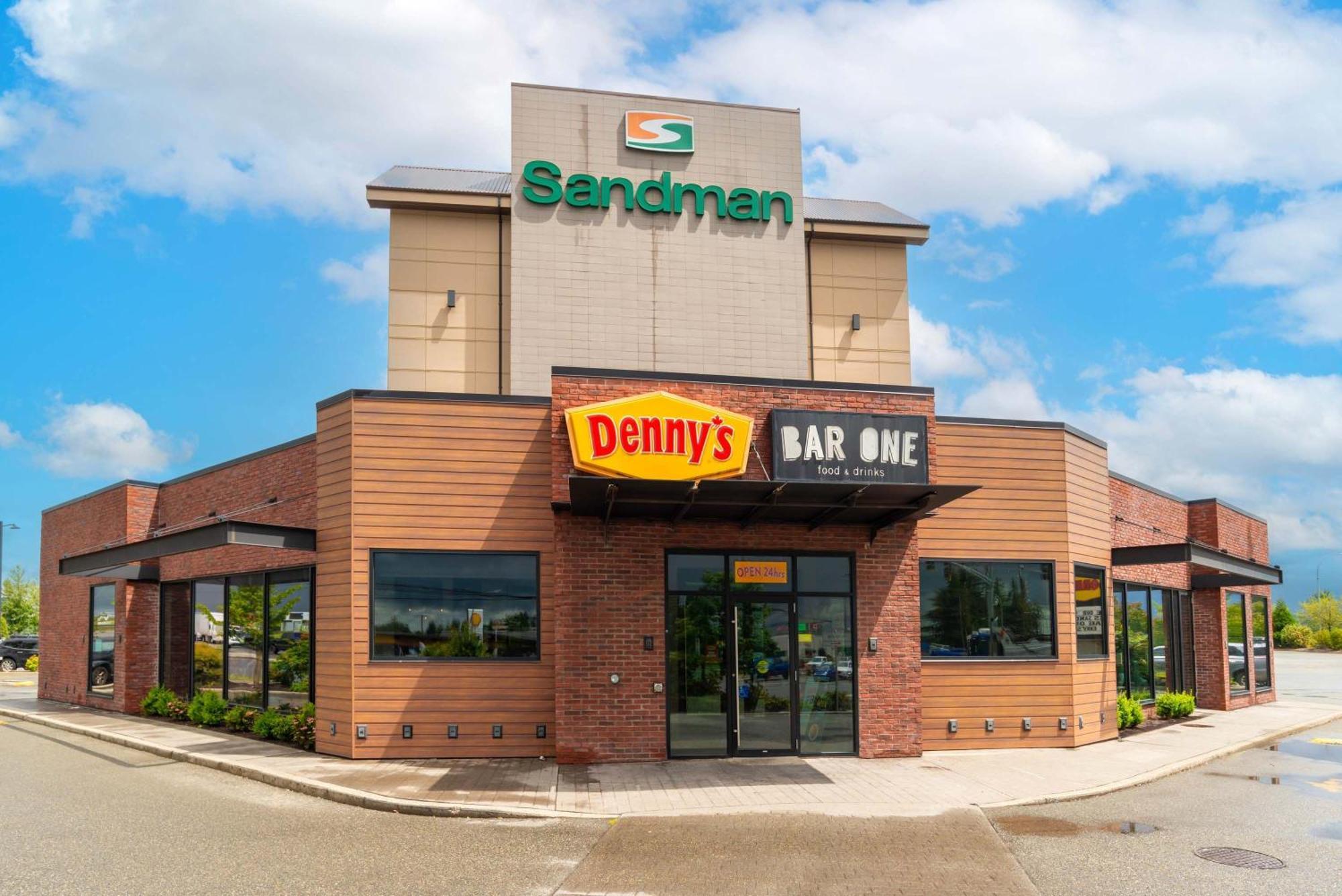 Sandman Hotel Abbotsford Airport Exterior foto
